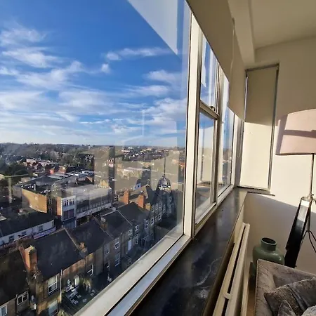 Newly Renovated Apartment!